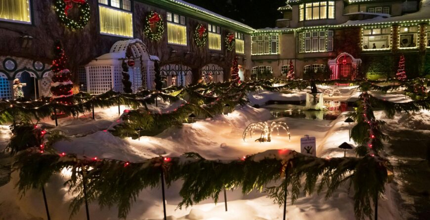 Holiday Landscape Lighting in Canada